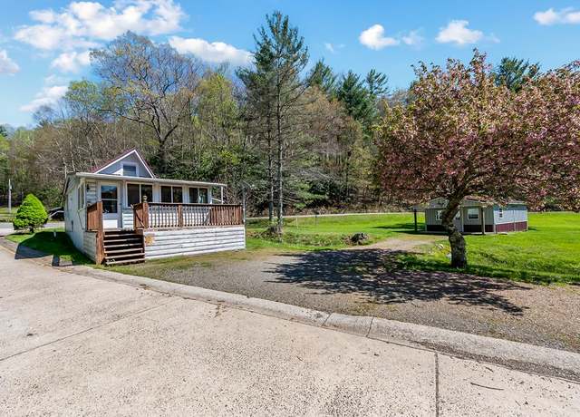 Property at 13 Kanawha Ridge Rd, Dugspur, VA 24325, 3 beds, 2 baths