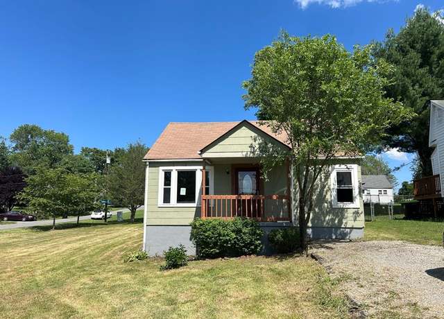 Property at 722 Walnut Ave, Pulaski, VA 24301, 4 beds, 1 bath