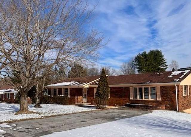 Property at 619 Robin St, Bluefield, VA 24605, 3 beds, 2.5 baths