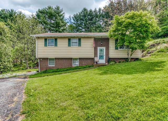 Property at 811 Anderson Ave, Marion, VA 24354, 3 beds, 2 baths