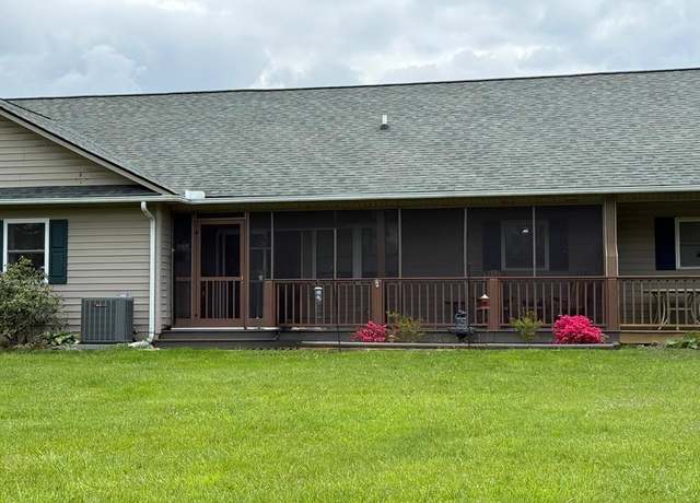 Property at 93 Fairway Villa Dr, Fancy Gap, VA 24328, 2 beds, 2 baths
