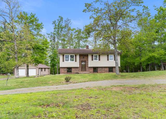 Property at 798 Edmonds Rd, Galax, VA 24333, 4 beds, 1.5 baths