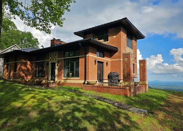 Property at 611 Morning Side Trl, Fancy Gap, VA 24328, 2 beds, 2 baths