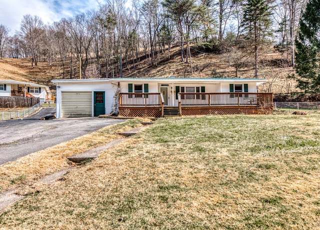 Property at 1165 1/2 Matson Dr, Marion, VA 24354, 3 beds, 1 bath