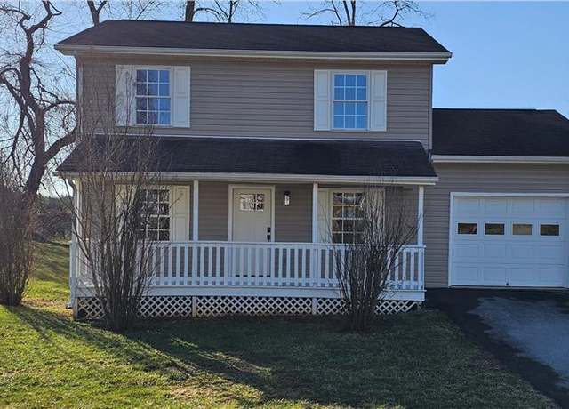 Property at 240 Hallock Dr, Abingdon, VA 24210, 3 beds, 2.5 baths