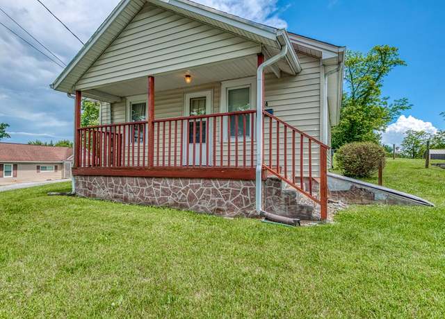 Property at 204 Elizabeth St, Bristol, TN 37620, 2 beds, 1 bath