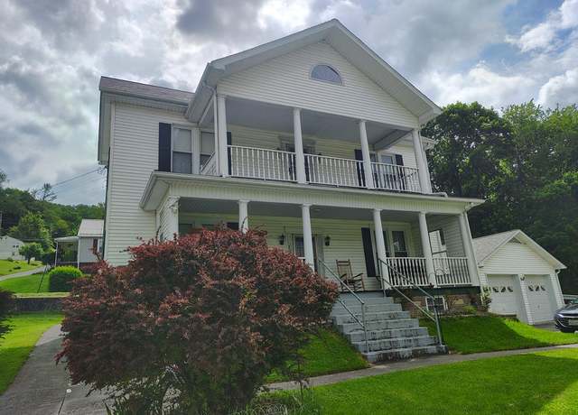Property at 221 Surface Dr, Tazewell, VA 24651, 4 beds, 3 baths