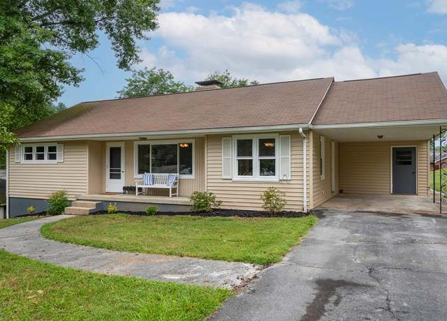 Property at 1140 Forxcroft Rd, Bristol, VA 24201, 3 beds, 2.5 baths