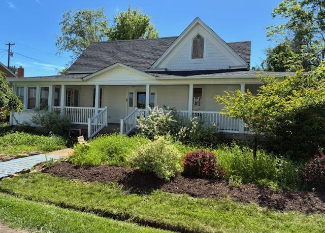 Property at 301 W Webster St, Galax, VA 24333, 2 beds, 1 bath