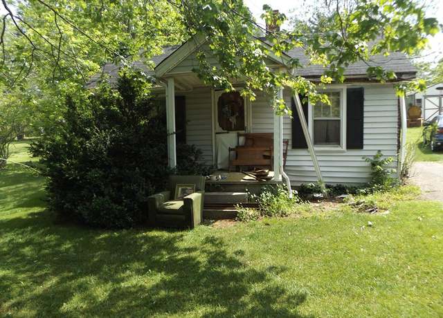 Property at 625 West Grayson St, Hillsville, VA 24343, 2 beds, 1 bath