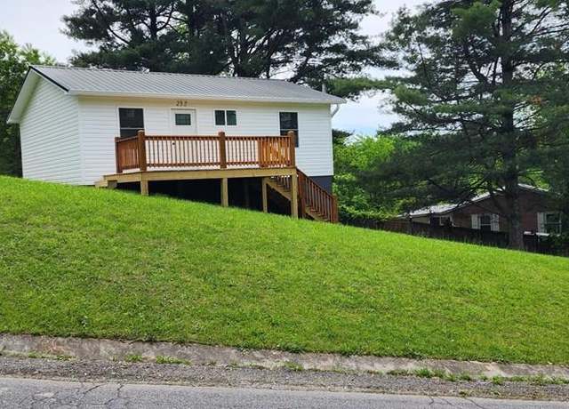 Property at 232 Overlook Dr, Chilhowie, VA 24319, 2 beds, 2 baths
