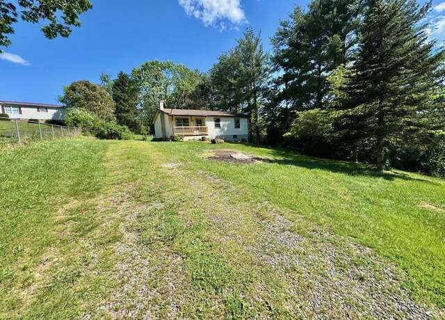 Property at 805 Topaz Dr, Max Meadows, VA 24360, 3 beds, 1.5 baths