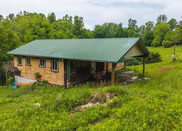 Property at 4042 Cabin Land Dr, Radford, VA 24141, 3 beds, 3 baths