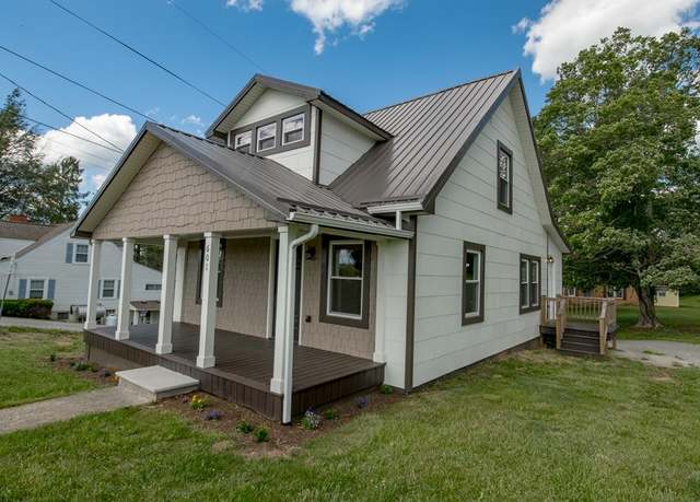 Property at 601 S Main St, Hillsville, VA 24343, 3 beds, 2.5 baths