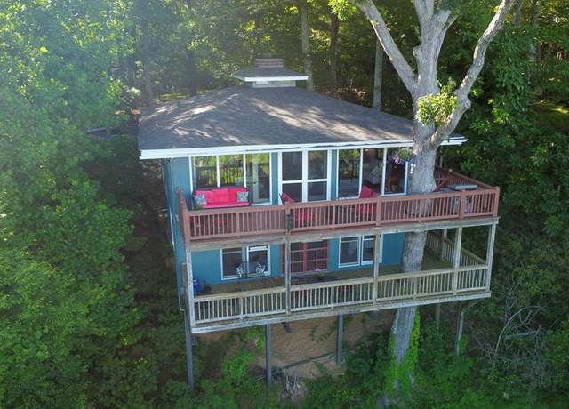 Property at 245 Dogwood Trl, Hillsville, VA 24343, 4 beds, 2.5 baths