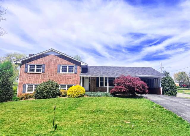 Property at 690 Mountain View Dr, Wytheville, VA 24382, 4 beds, 2 baths