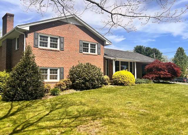 Property at 690 Mountain View Dr, Wytheville, VA 24382, 4 beds, 2 baths