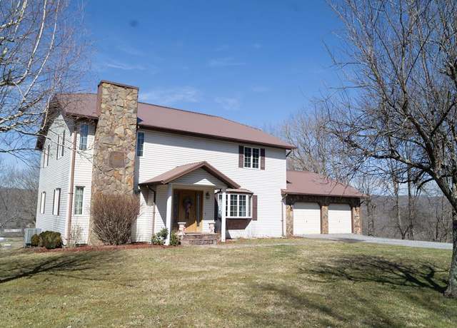 Property at 699 Plantation Dr, Richlands, VA 24641, 5 beds, 3 baths