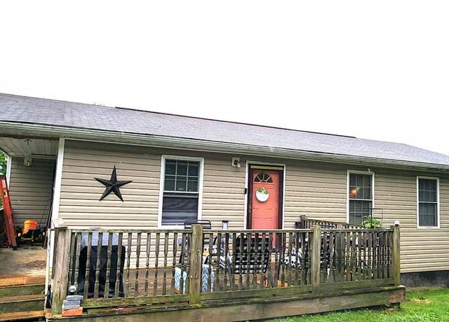 Property at 203 E Chilhowie St, Marion, VA 24354, 5 beds, 2 baths