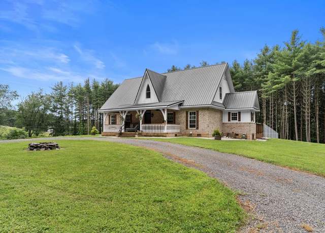Property at 392 Cavalier Dr, Hillsville, VA 24343, 3 beds, 2 baths