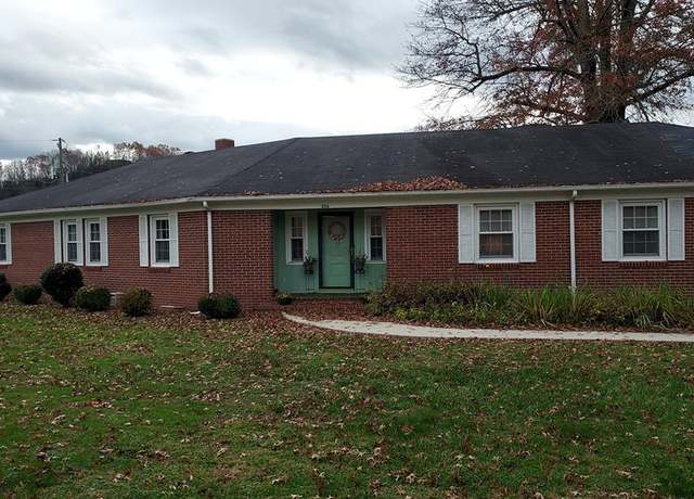 Property at 206 Altizer St, Richlands, VA 24641, 4 beds, 2 baths