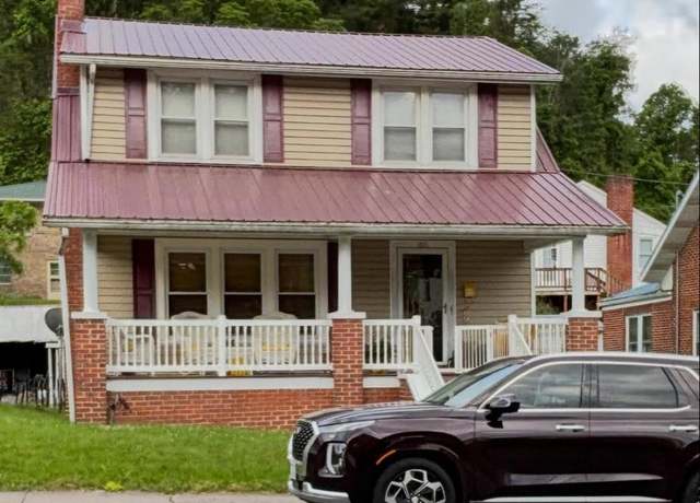 Property at 306 Virginia Ave, Richlands, VA 24641, 4 beds, 2 baths