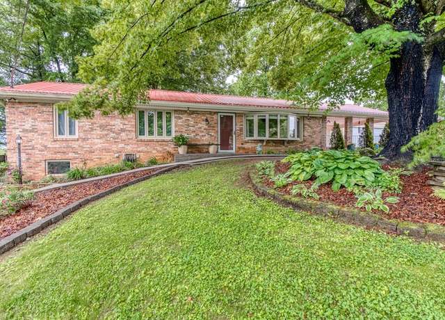 Property at 16239 Mary St, Abingdon, VA 24210, 3 beds, 2 baths