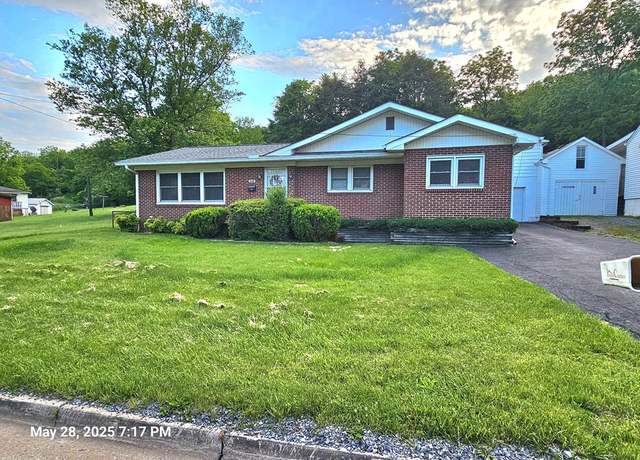 Property at 238 Staley St, Marion, VA 24354, 3 beds, 1 bath
