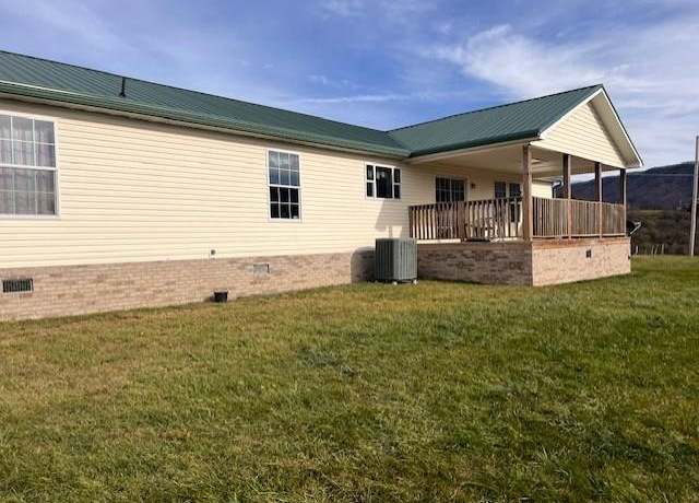 Property at 265 Buckhorn St, North Tazewell, VA 24630, 3 beds, 2 baths