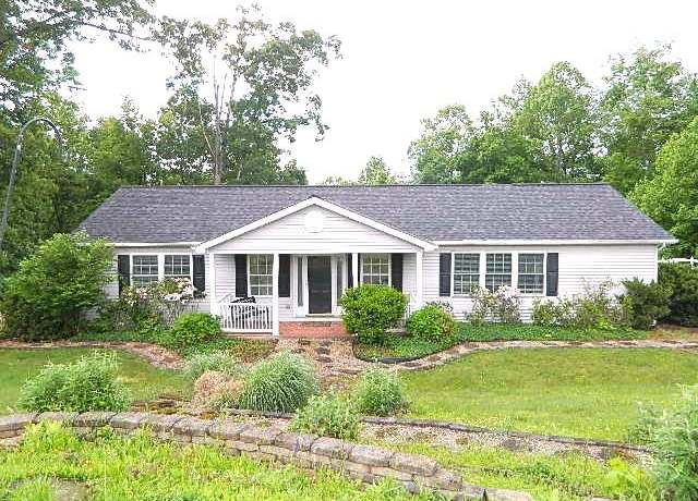 Property at 1407 Prater Ln, Marion, VA 24354, 2 beds, 2 baths