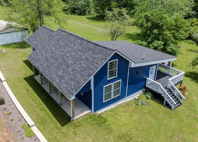 Property at 1003 Rome Dr, Hillsville, VA 24343, 3 beds, 1 bath