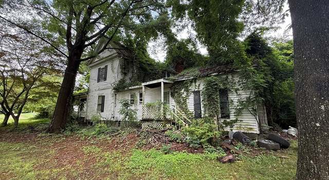 Photo of 110 Whittle St, Chatham, VA 24531