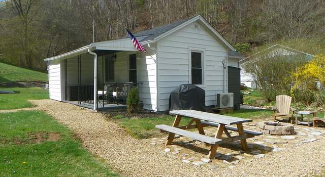 Photo of 131 Romans St, Marion, VA 24354