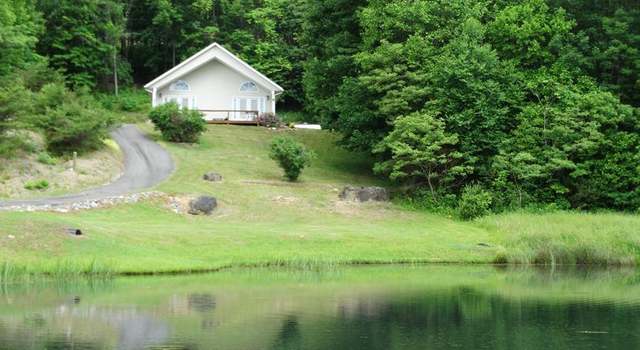 Photo of 75 Spring Pond Trl, Fancy Gap, VA 24328