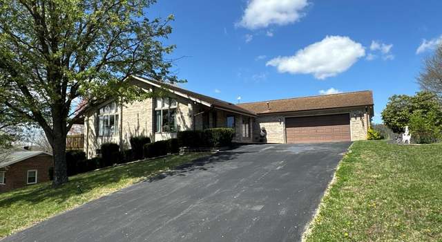 Photo of 611 Look Ave, Marion, VA 24354