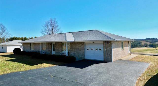 Photo of 212 Rock Chimney Rd, Galax, VA 24333