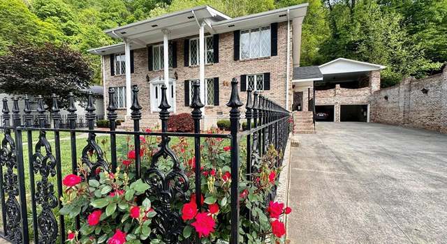 Photo of 1595 Edgewater Dr, Grundy, VA 24614