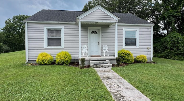 Photo of 111 Clark St, Marion, VA 24354