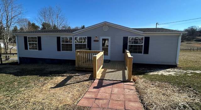 Photo of 215 Maple Ave, Rural Retreat, VA 24368