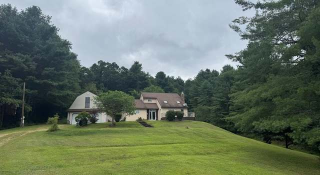 Photo of 115 Old Knob Ln, Mouth Of Wilson, VA 24363