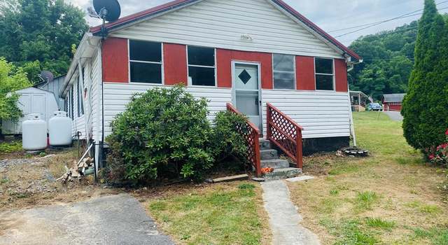 Photo of 121 Golden Rd, Richlands, VA 24641