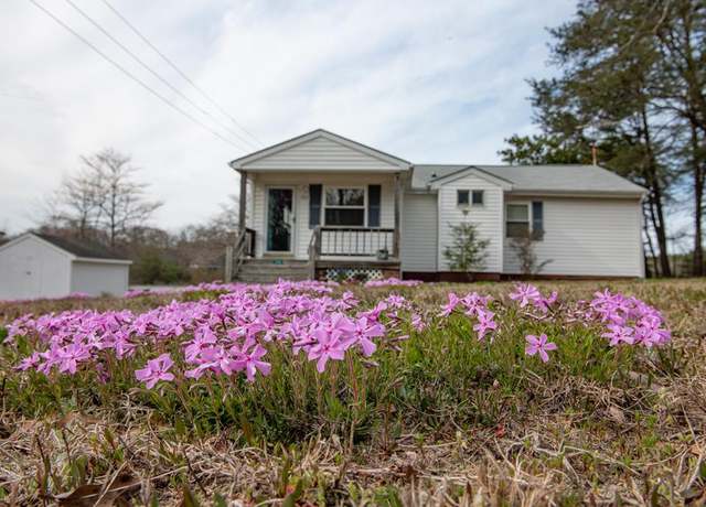 Property at 704 Lancaster Creek Dr, Lancaster, VA 22503, 3 beds, 1 bath