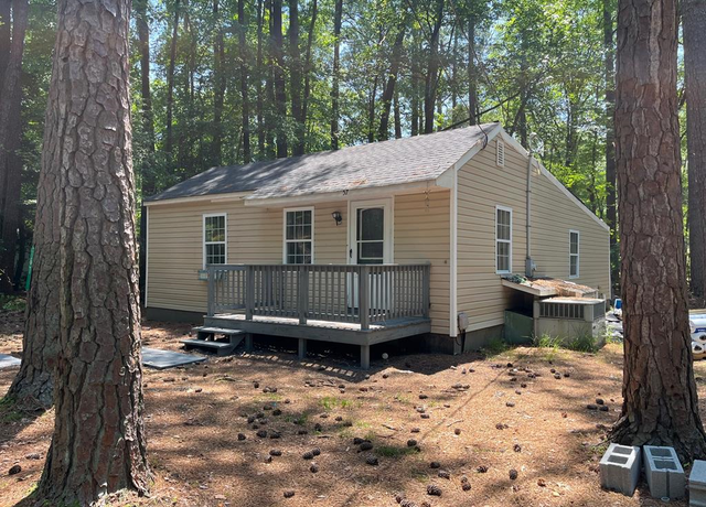 Property at 57 Hazel Dr, Hague, VA 22469, 3 beds, 2 baths