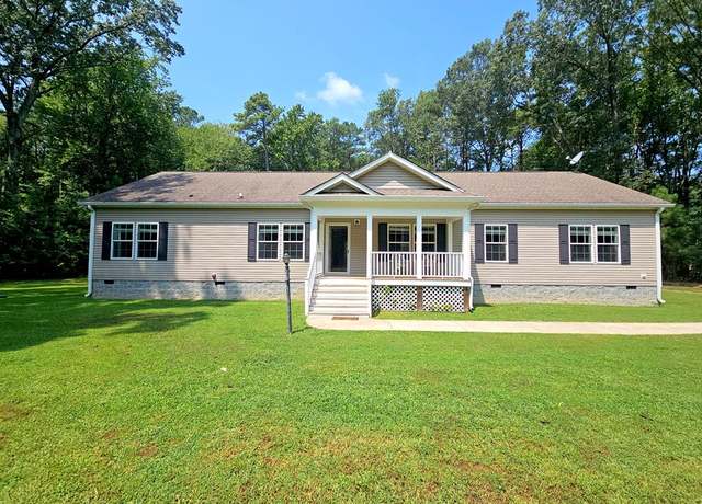 Property at 517 Holly Harbor Rd, Reedville, VA 22539, 4 beds, 2.5 baths