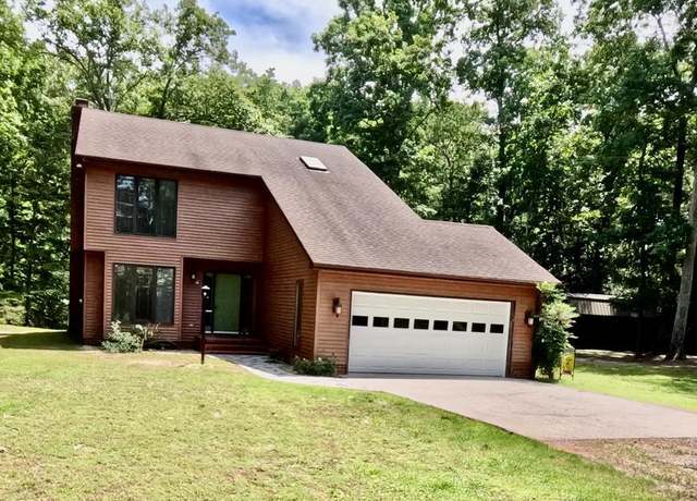Property at 1113 Dillard St, Tappahannock, VA 22520, 4 beds, 3 baths