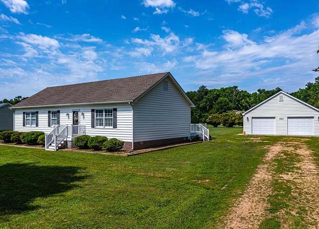 Property at 4058 Irvington Rd, Irvington, VA 22480, 3 beds, 2 baths