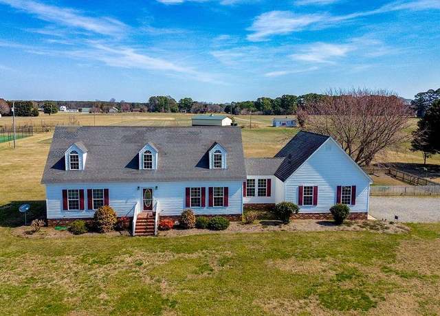 Property at 85 Surry St, Reedville, VA 22539, 3 beds, 3 baths