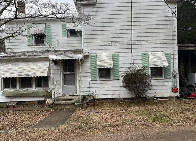 Property at 530 Marsh St, Tappahannock, VA 22560, 3 beds, 1.5 baths