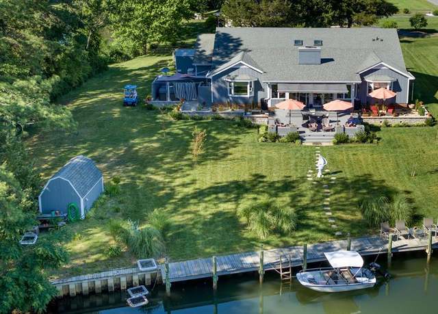 Property at 422 Tranquility Ln, Deltaville, VA 23043, 3 beds, 2.5 baths