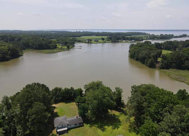 Property at 675 Hard Bargain Ln, Farnham, VA 22460